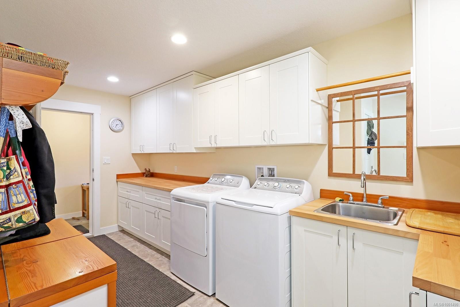 1195 Burbank Rd, Qualicum Beach, BC