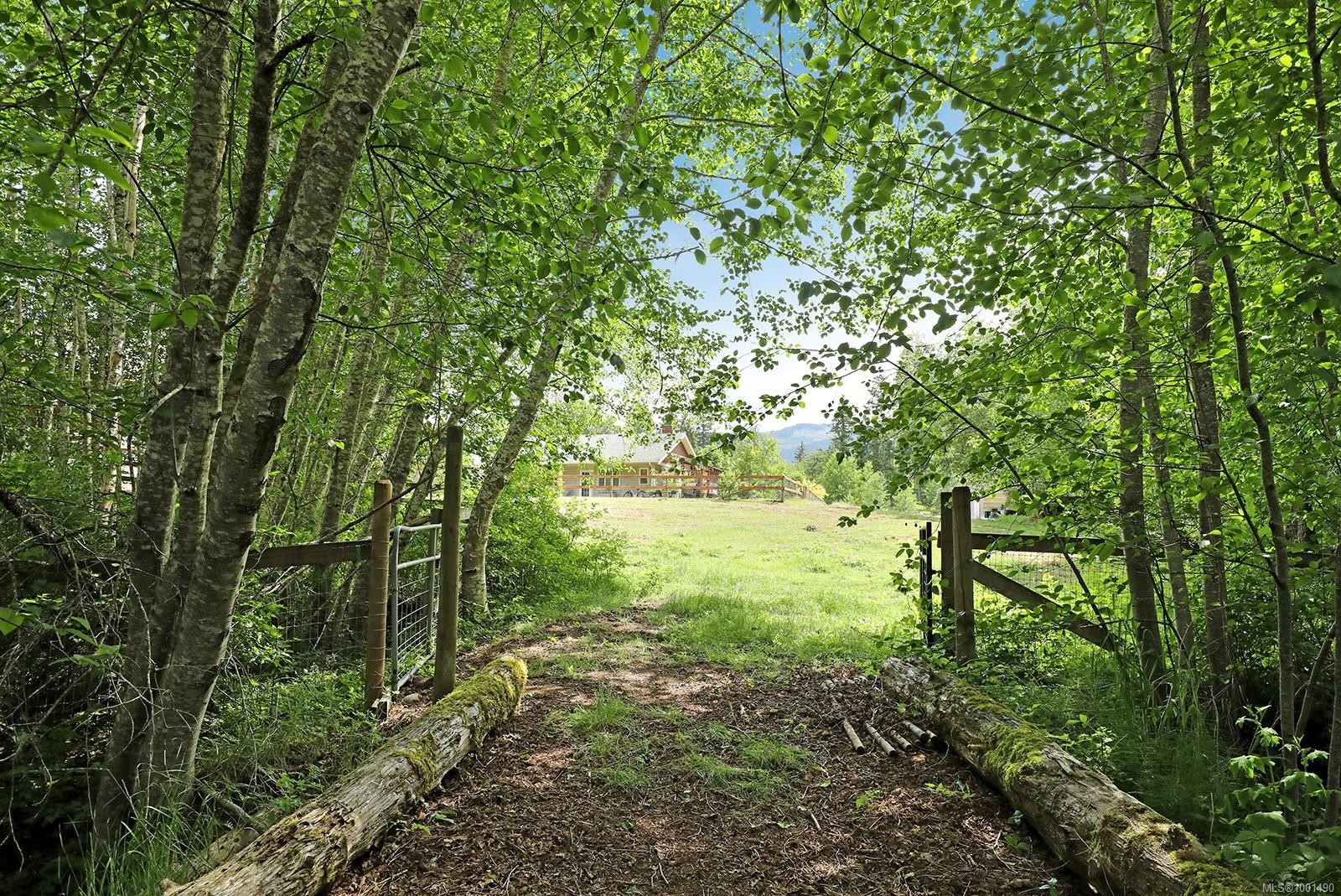 1195 Burbank Rd, Qualicum Beach, BC