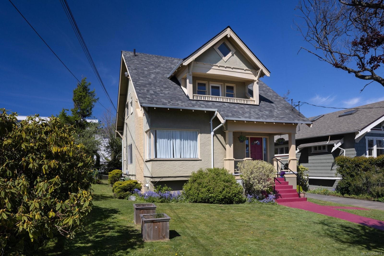 16 Howe St, Victoria, BC - Outdoor With Facade