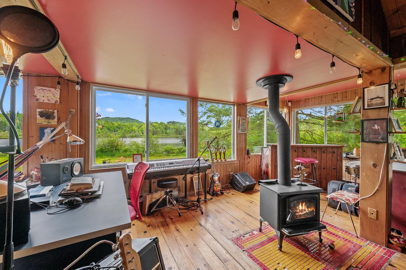 Living room - 2301 Rue St-Hilaire, Val-Morin, QC - Indoor