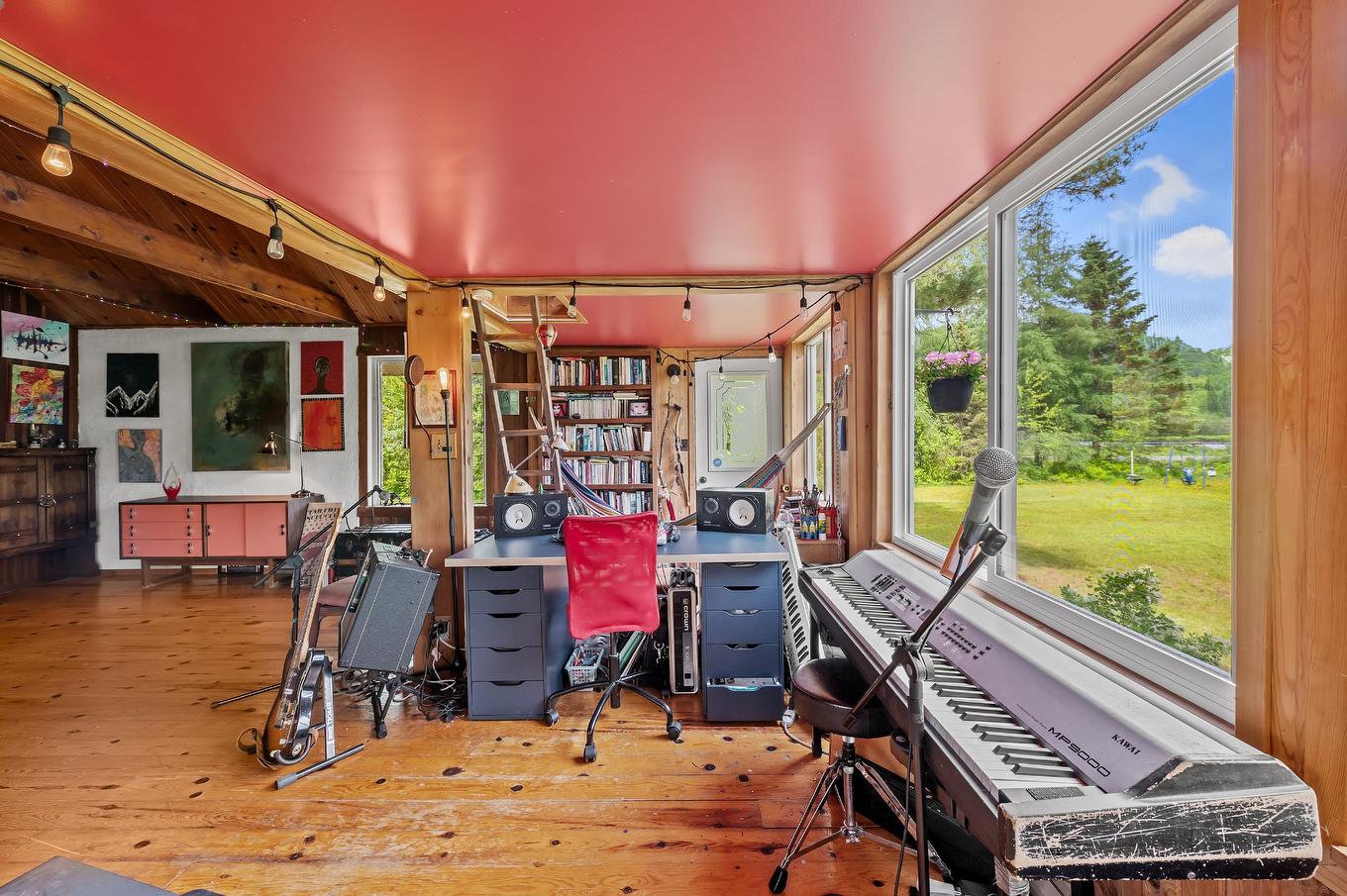 Living room - 2301 Rue St-Hilaire, Val-Morin, QC - Indoor