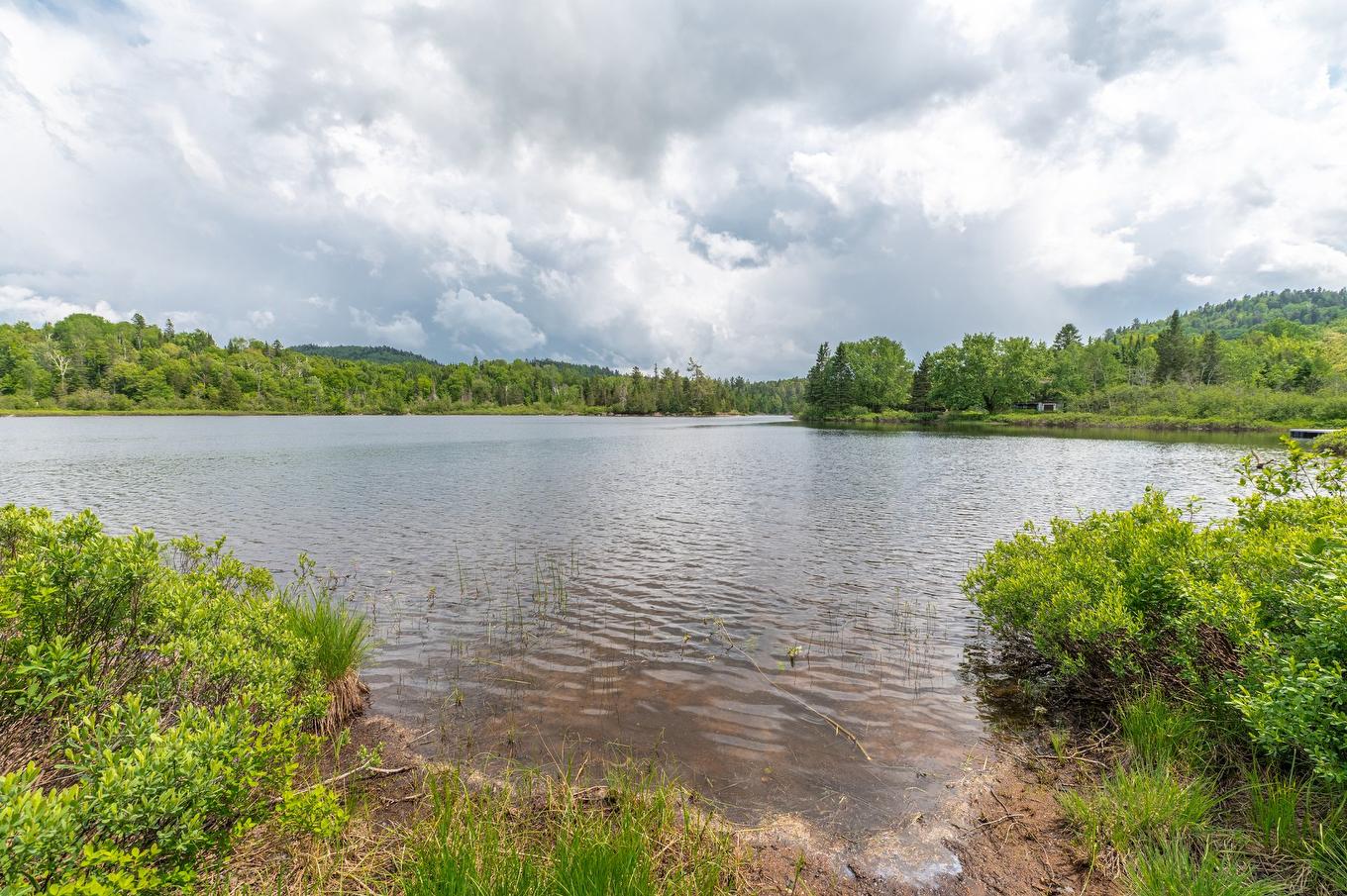 Access to a body of water - 2301 Rue St-Hilaire, Val-Morin, QC - Outdoor With Body Of Water With View