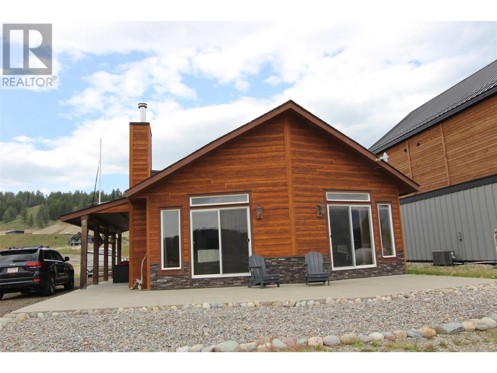 1695 Koocanusa Lake Drive, Newgate, BC - Outdoor