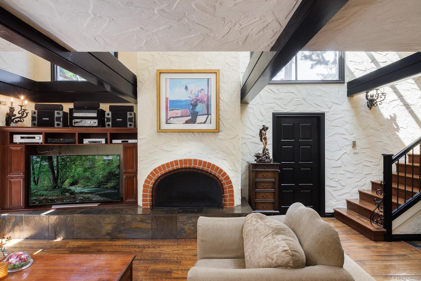 2495 Shannon Pl, Saanich, BC