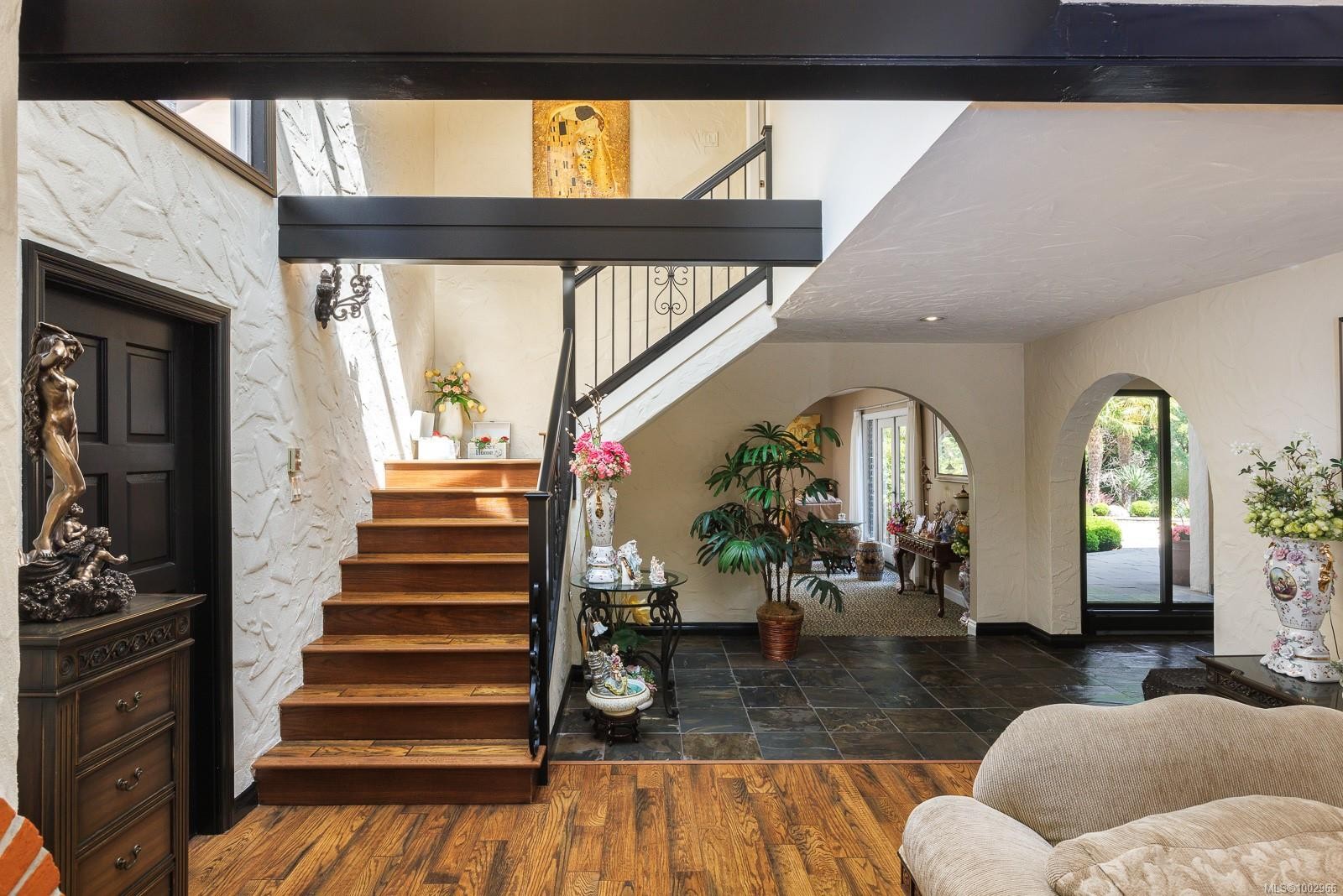 2495 Shannon Pl, Saanich, BC