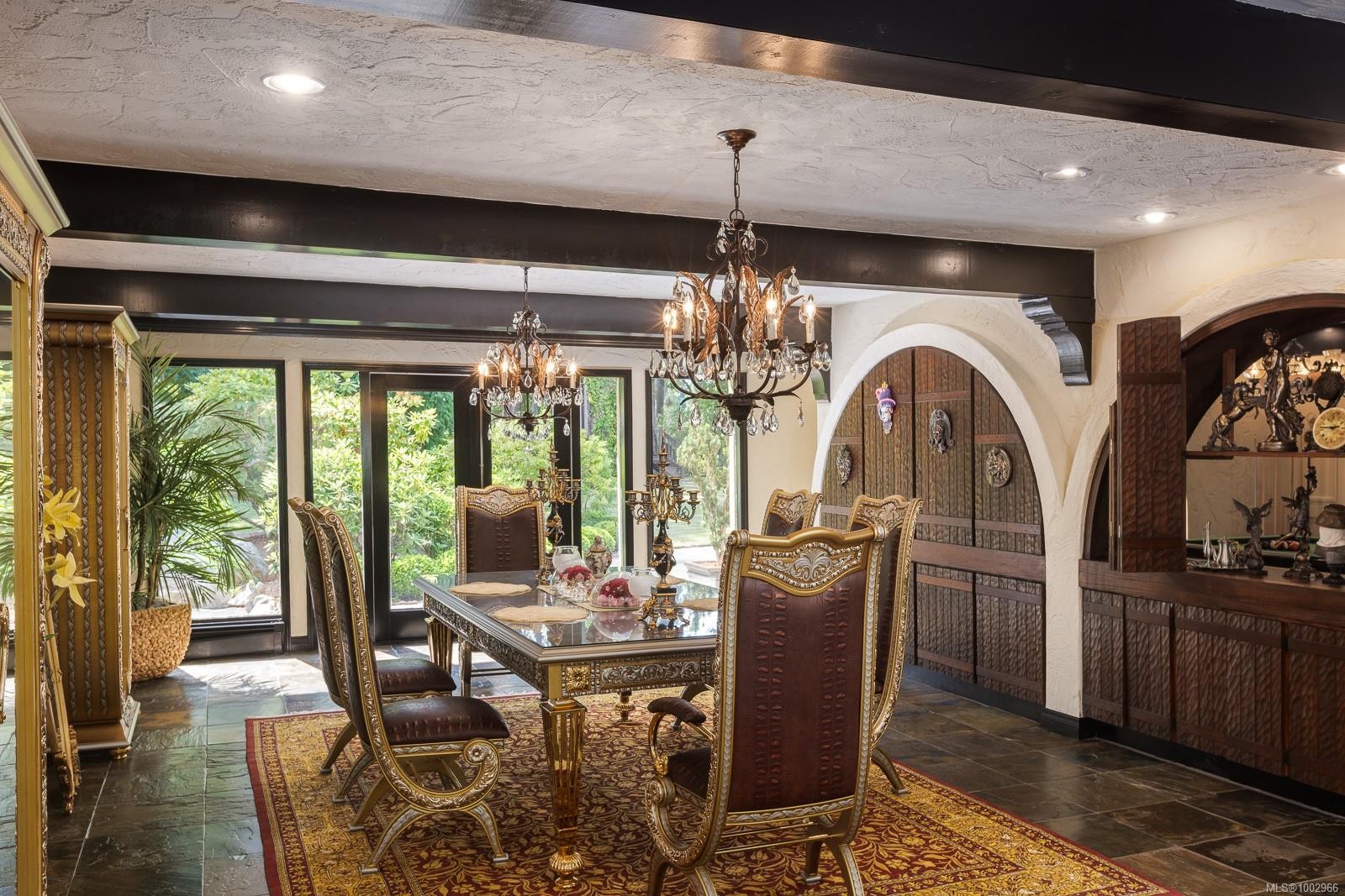 2495 Shannon Pl, Saanich, BC