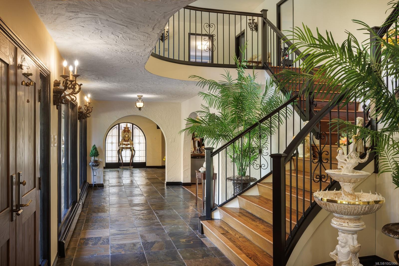 2495 Shannon Pl, Saanich, BC