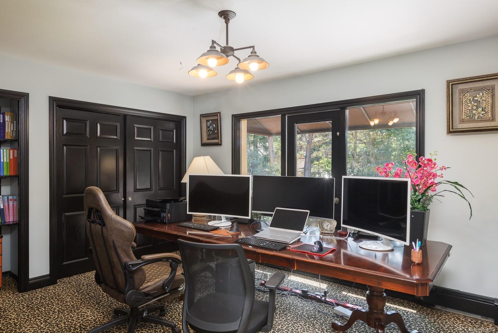 2495 Shannon Pl, Saanich, BC