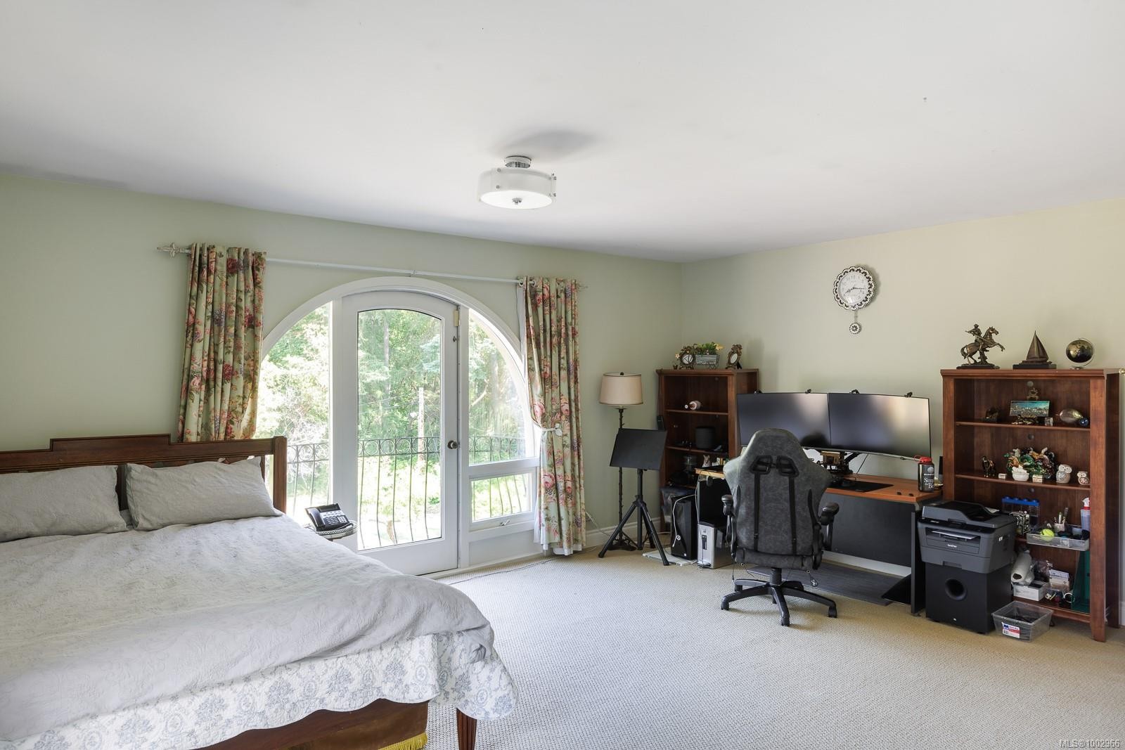 2495 Shannon Pl, Saanich, BC