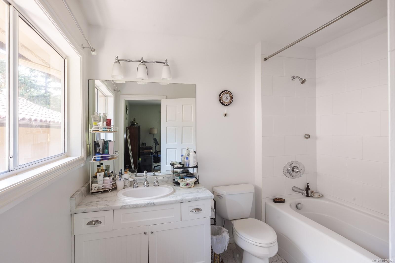 2495 Shannon Pl, Saanich, BC