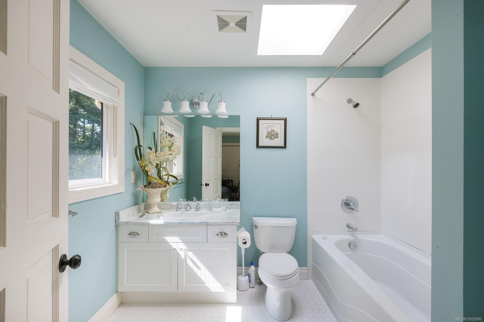 2495 Shannon Pl, Saanich, BC