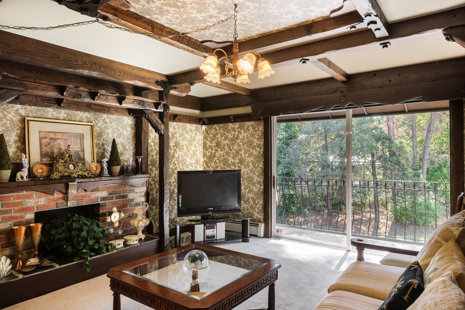 2495 Shannon Pl, Saanich, BC