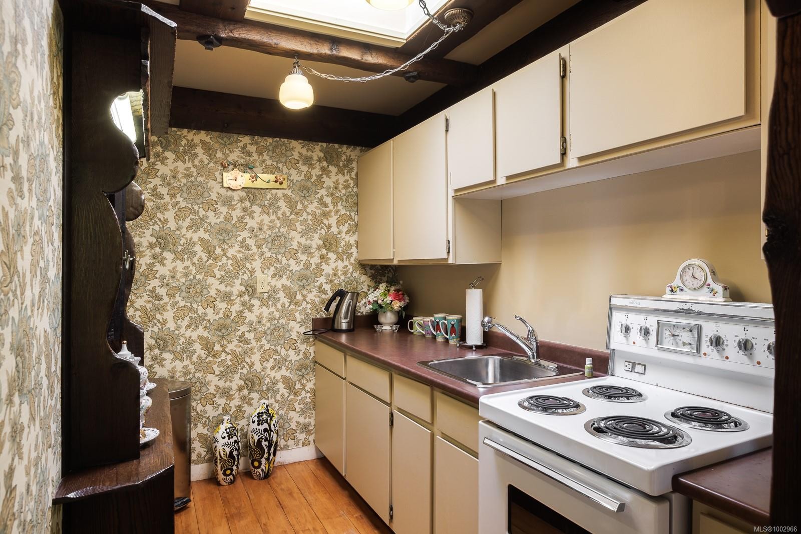 2495 Shannon Pl, Saanich, BC