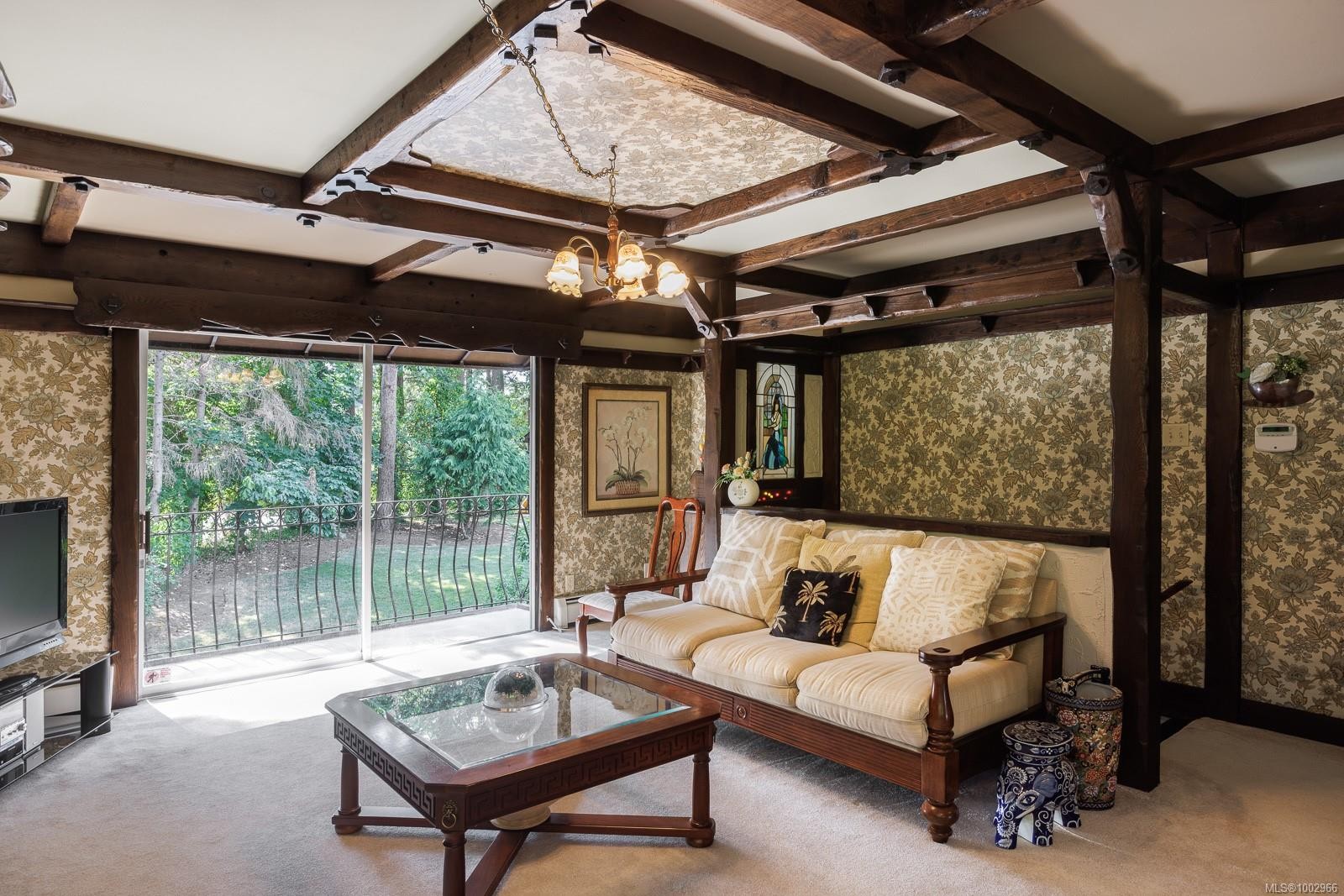 2495 Shannon Pl, Saanich, BC