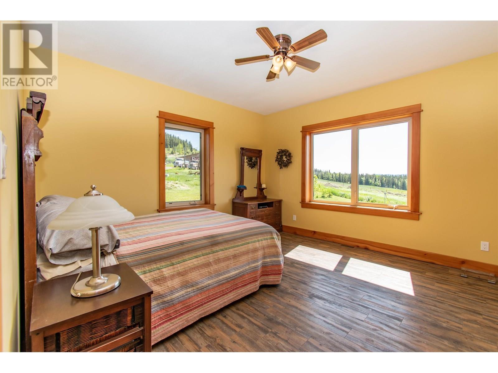 6536 Boundary Road, Telkwa, BC - Indoor Photo Showing Bedroom