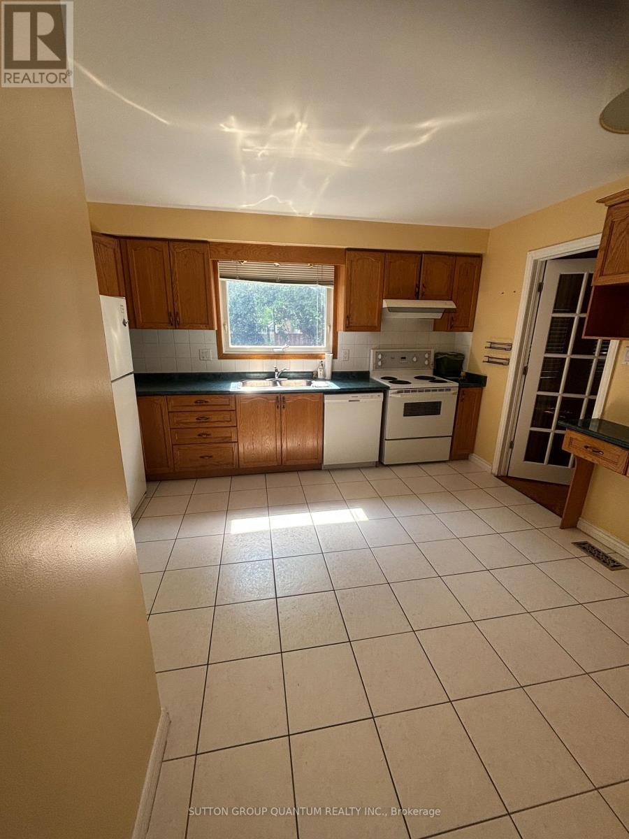 72 Teal Avenue, Hamilton, ON - Indoor Photo Showing Kitchen With Double Sink