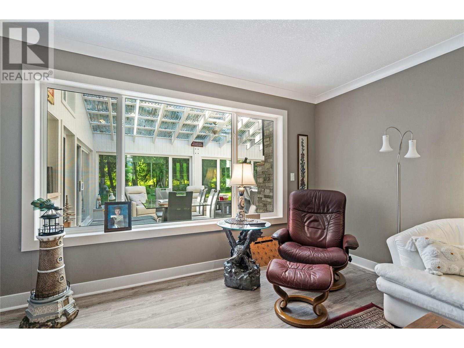 1047 Wharf Road, Scotch Creek, BC - Indoor