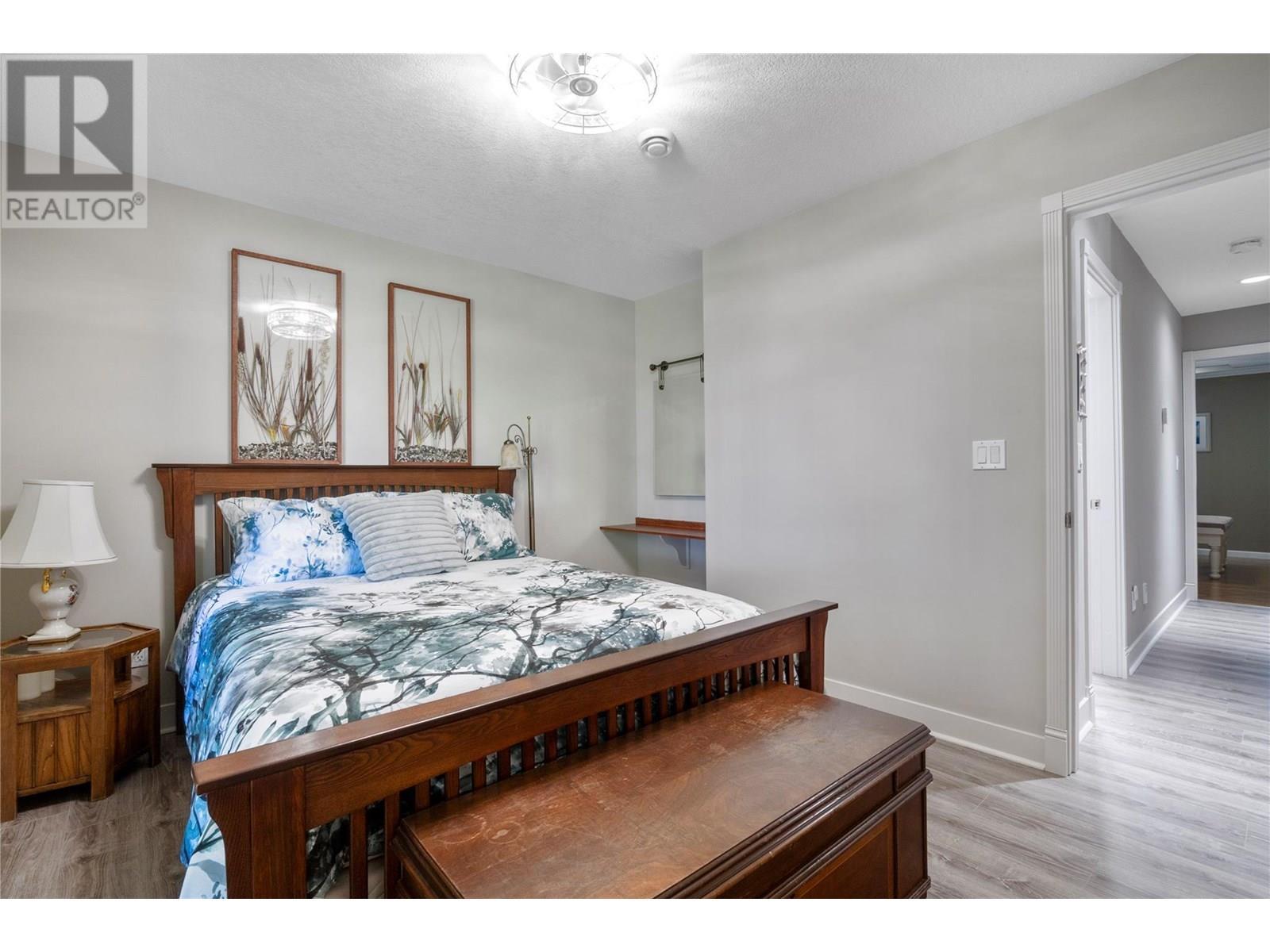 1047 Wharf Road, Scotch Creek, BC - Indoor Photo Showing Bedroom
