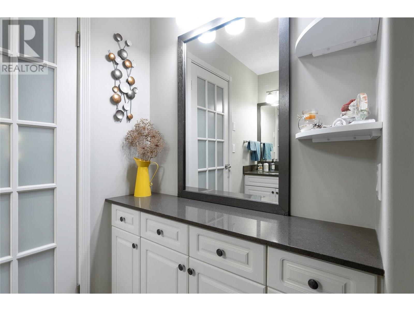 1047 Wharf Road, Scotch Creek, BC - Indoor Photo Showing Other Room