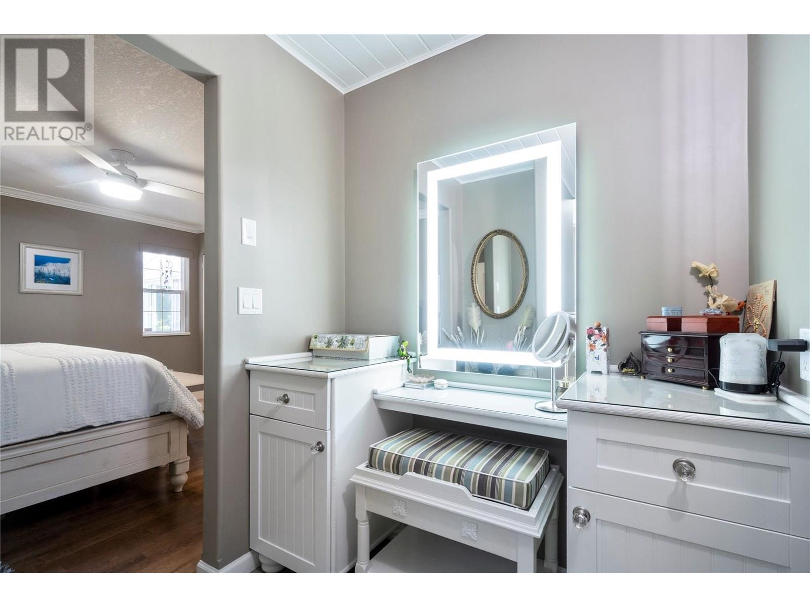 1047 Wharf Road, Scotch Creek, BC - Indoor