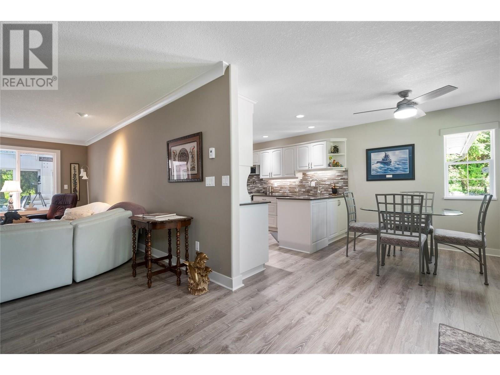 1047 Wharf Road, Scotch Creek, BC - Indoor