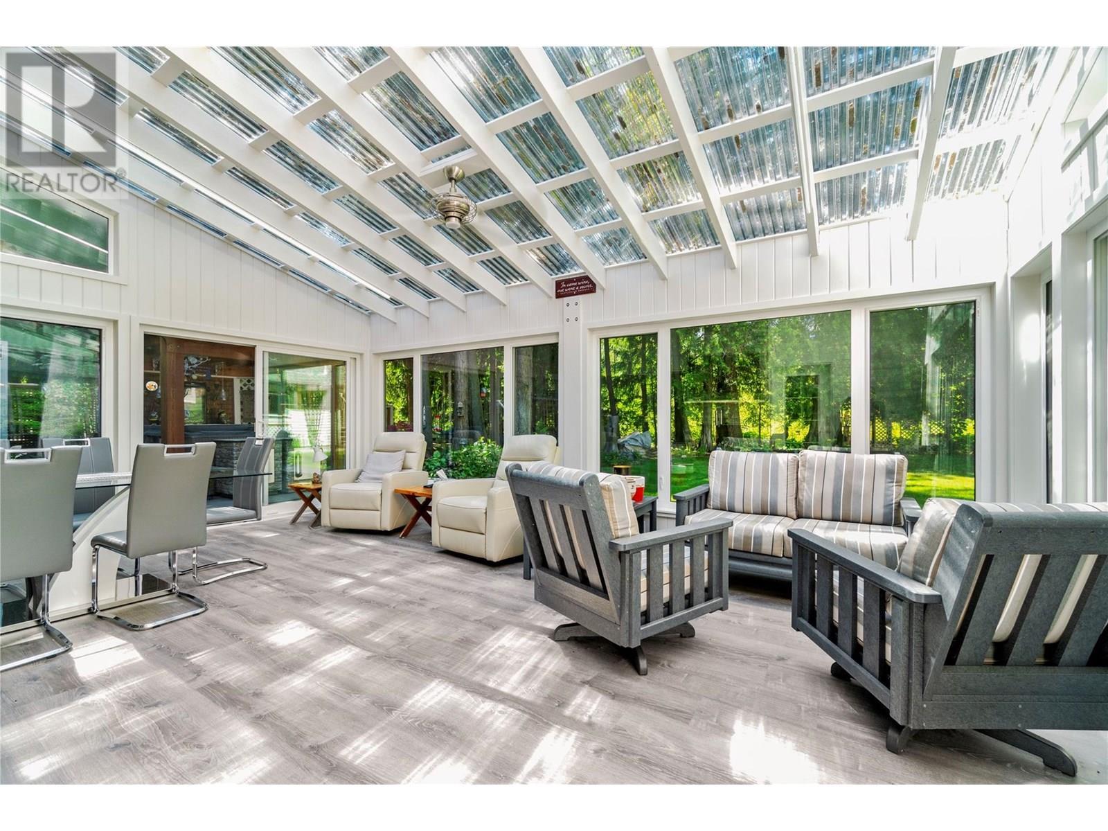 1047 Wharf Road, Scotch Creek, BC -