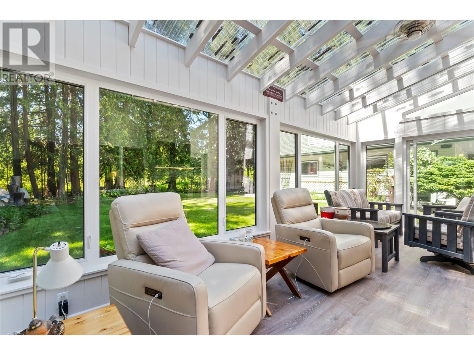 1047 Wharf Road, Scotch Creek, BC - Indoor