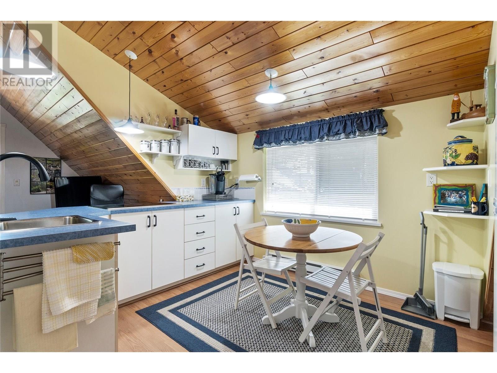 Carriage House Kitchen - 1047 Wharf Road, Scotch Creek, BC - Indoor