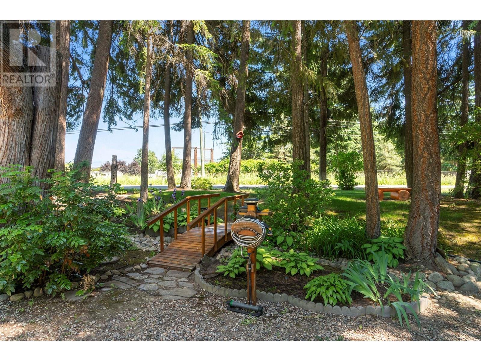 RV Hookup - 1047 Wharf Road, Scotch Creek, BC - Outdoor