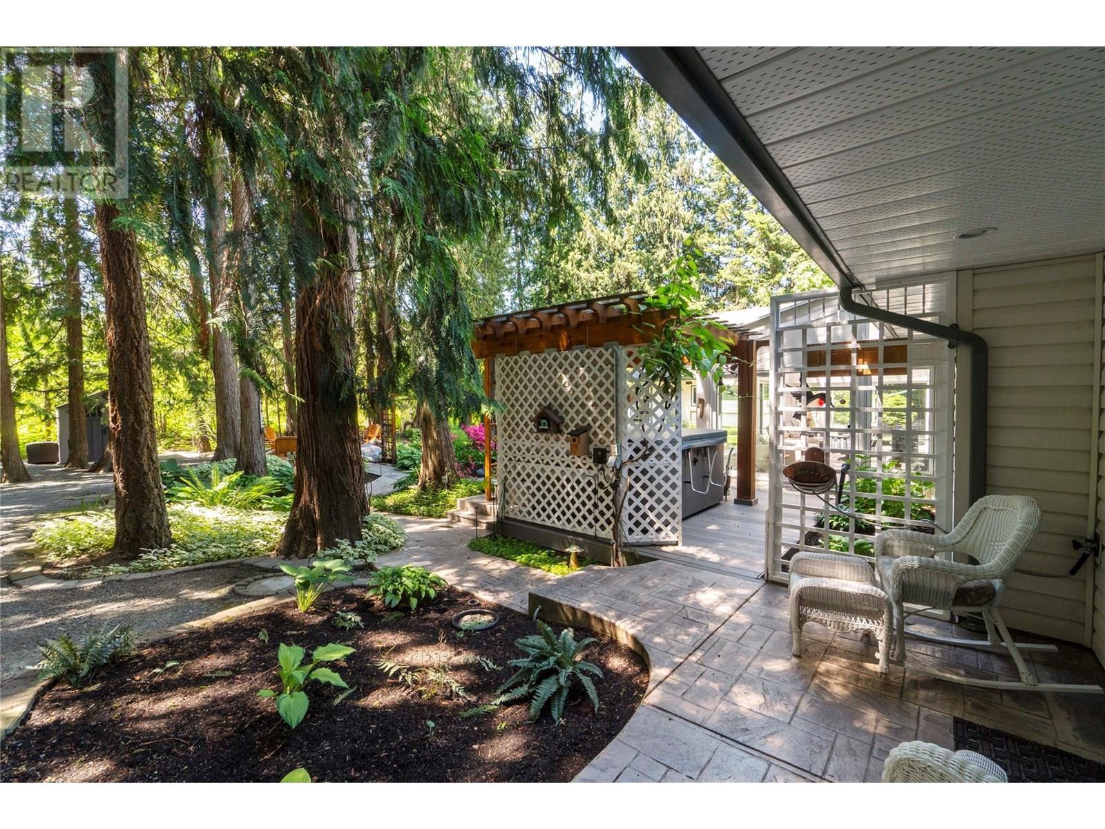 1047 Wharf Road, Scotch Creek, BC - Outdoor With Deck Patio Veranda With Exterior