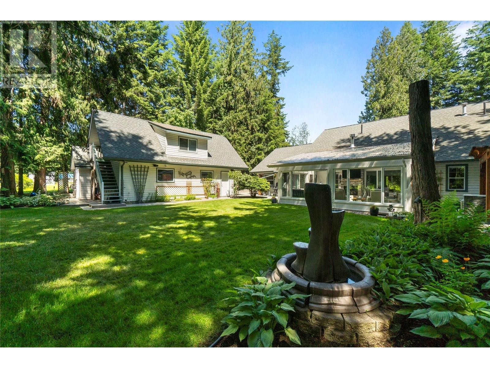 1047 Wharf Road, Scotch Creek, BC - Outdoor