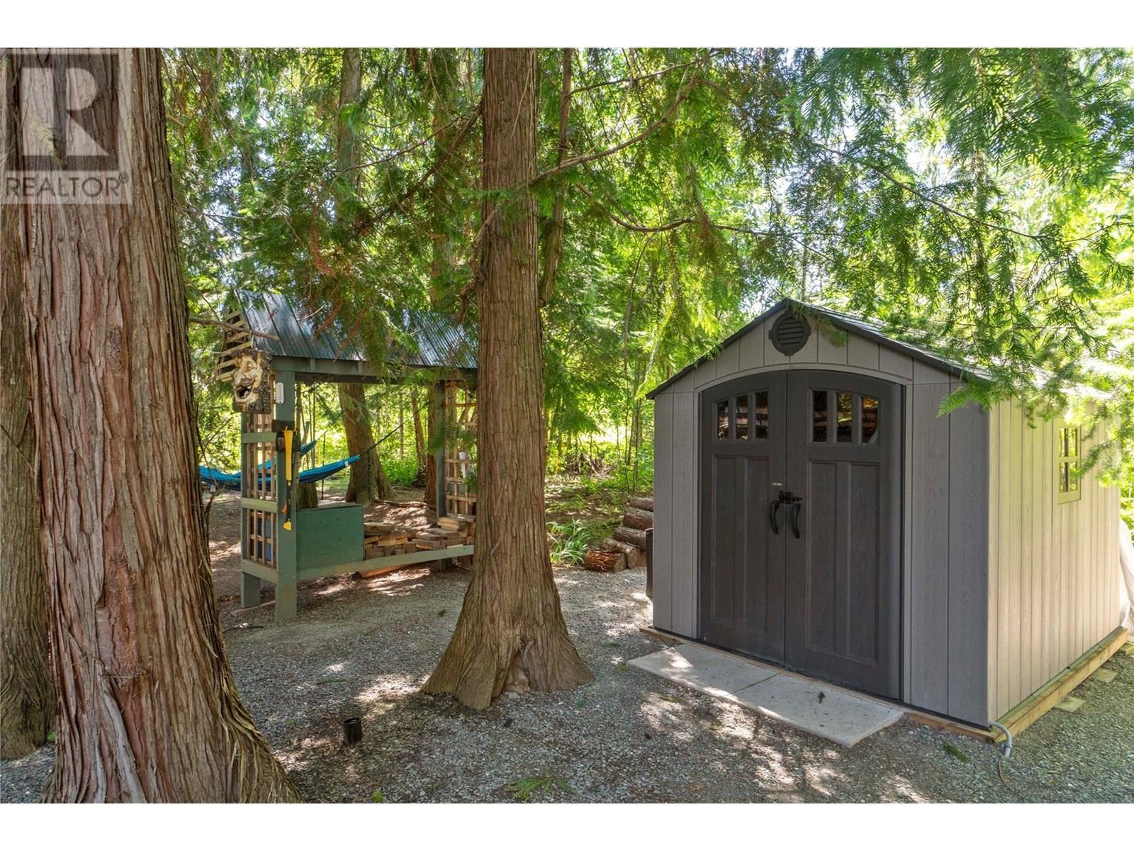 1047 Wharf Road, Scotch Creek, BC - Outdoor