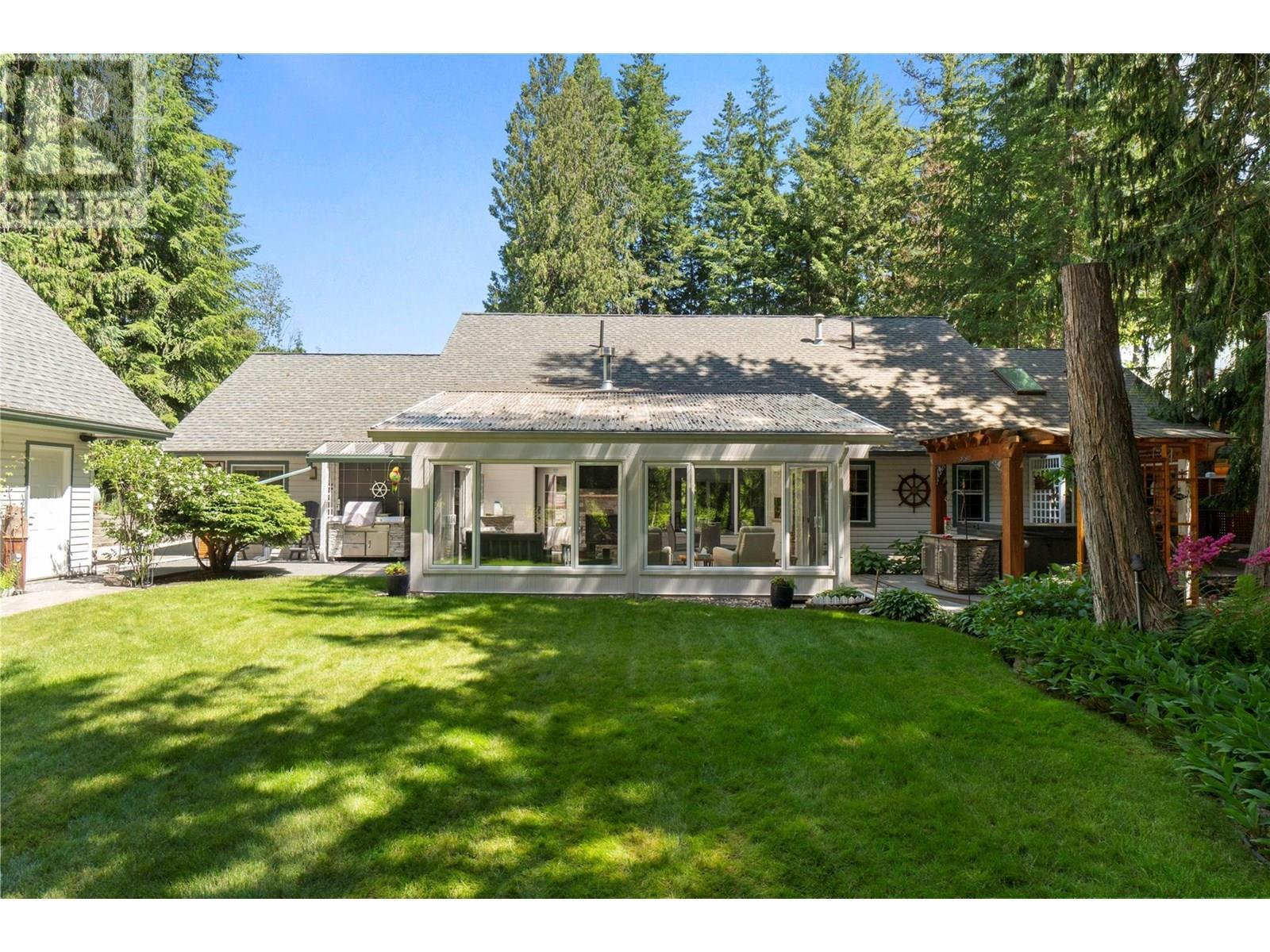 1047 Wharf Road, Scotch Creek, BC - Outdoor With Deck Patio Veranda
