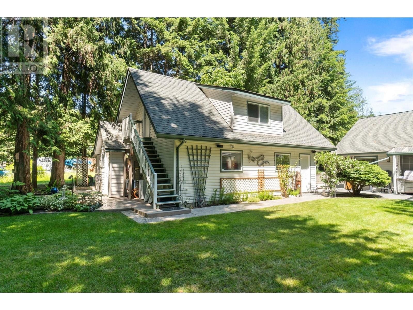 1047 Wharf Road, Scotch Creek, BC - Outdoor