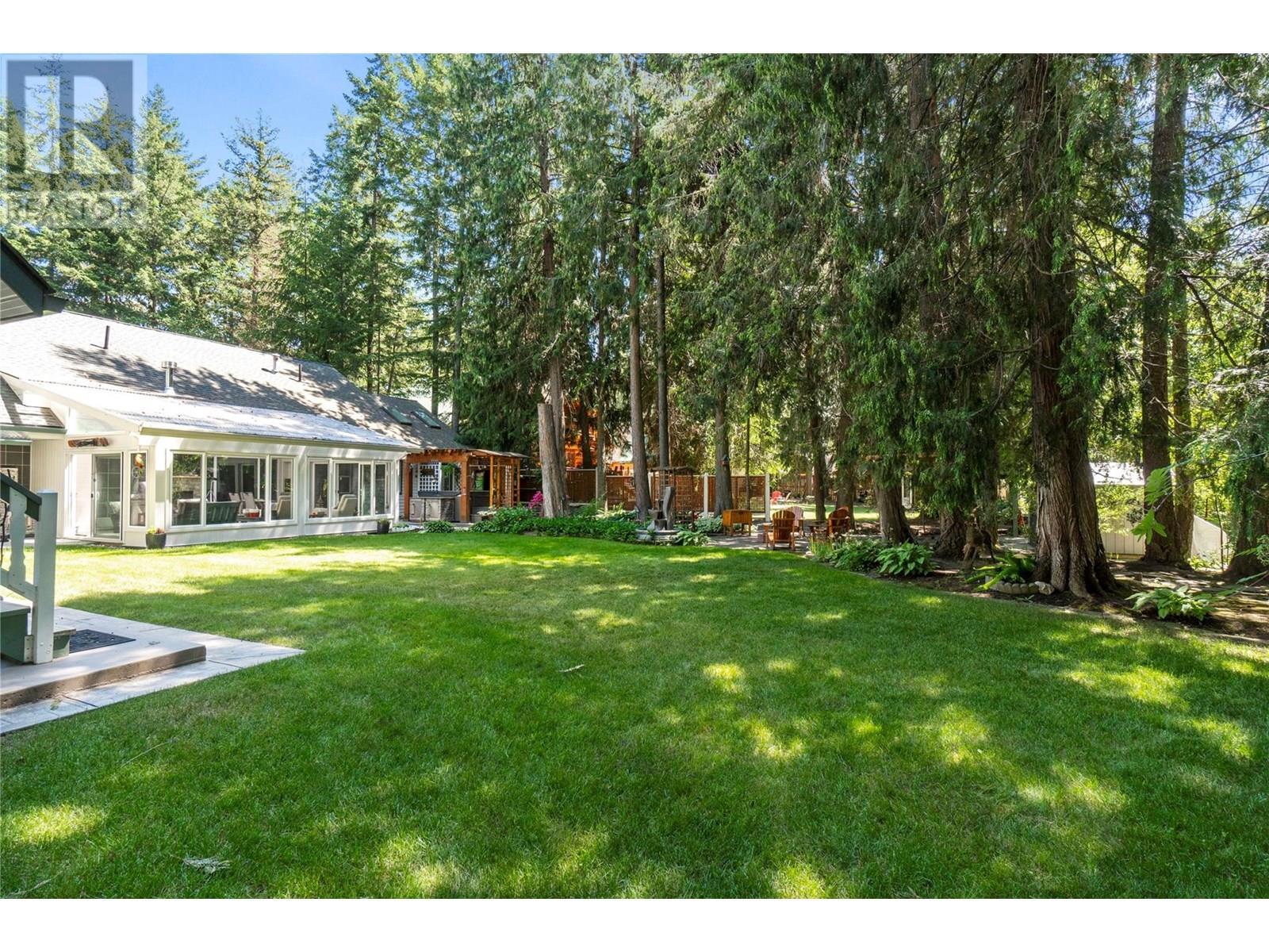 1047 Wharf Road, Scotch Creek, BC - Outdoor With Deck Patio Veranda