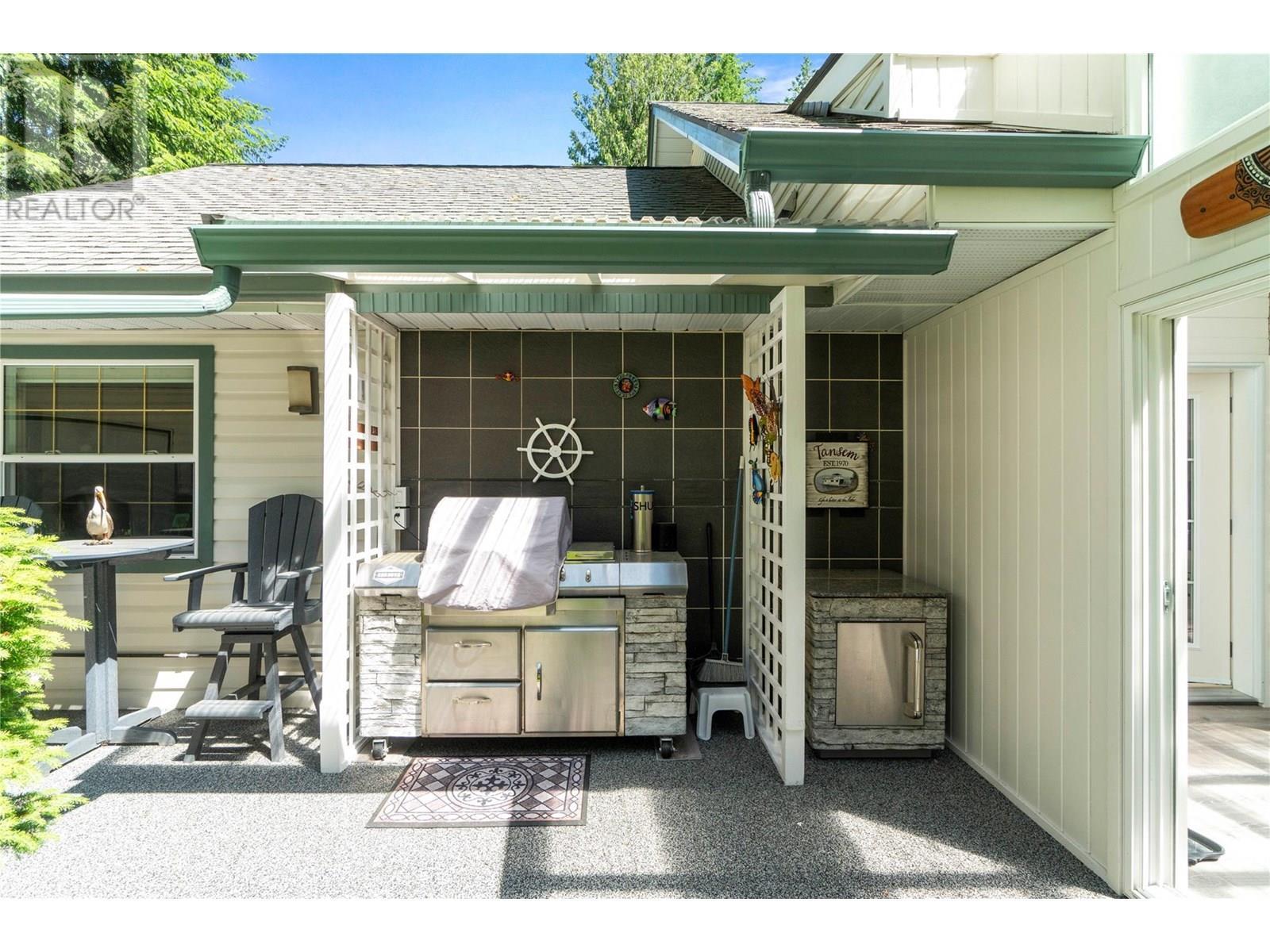 1047 Wharf Road, Scotch Creek, BC - Outdoor