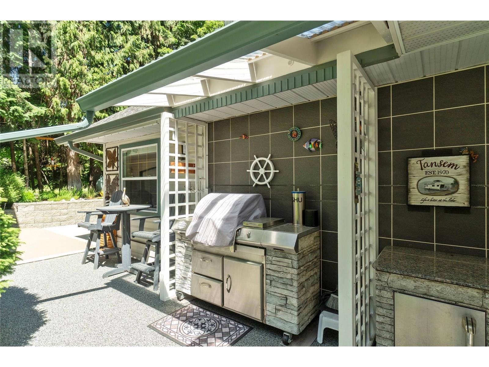 1047 Wharf Road, Scotch Creek, BC - Outdoor With Exterior