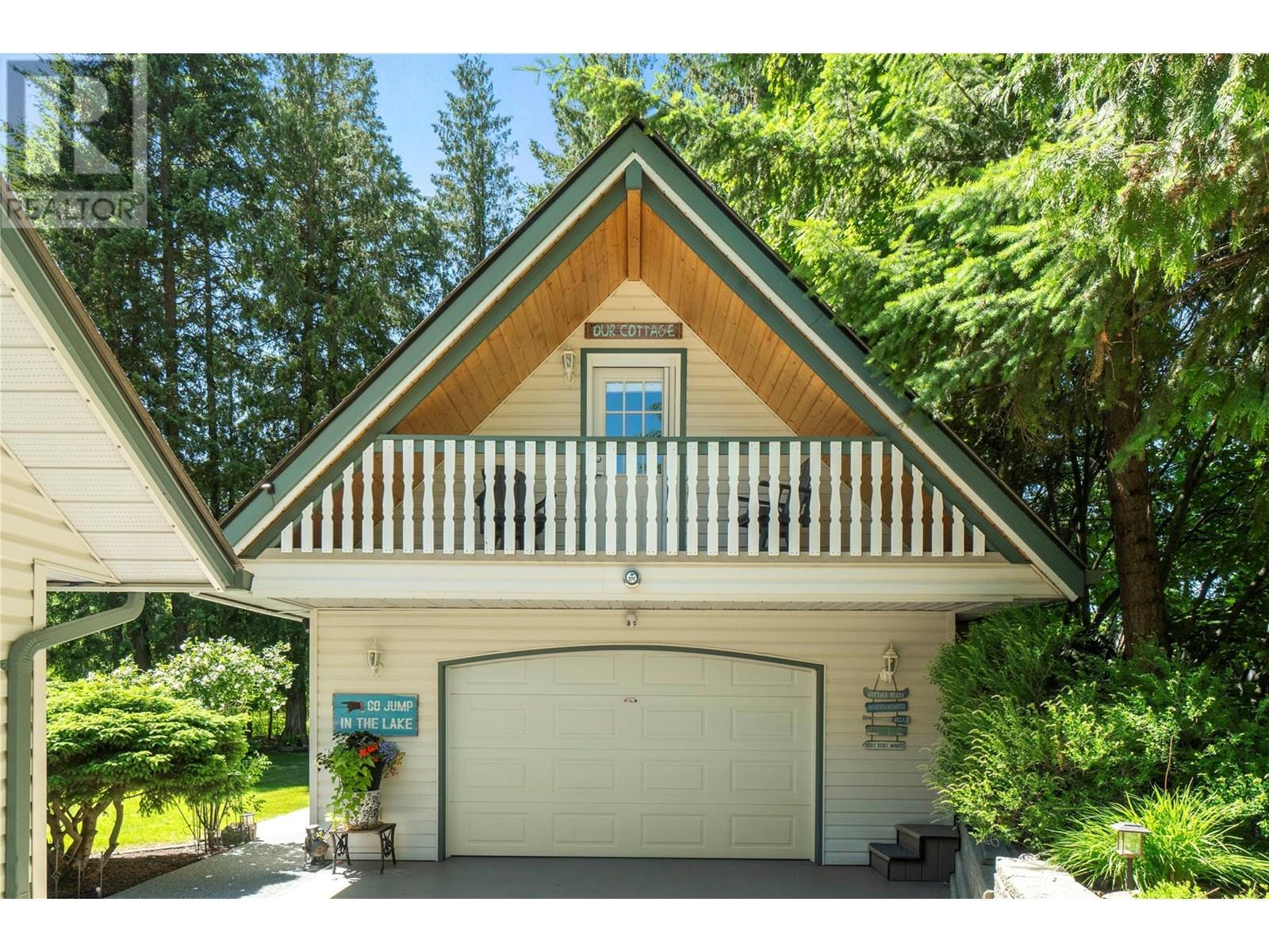 1047 Wharf Road, Scotch Creek, BC - Outdoor