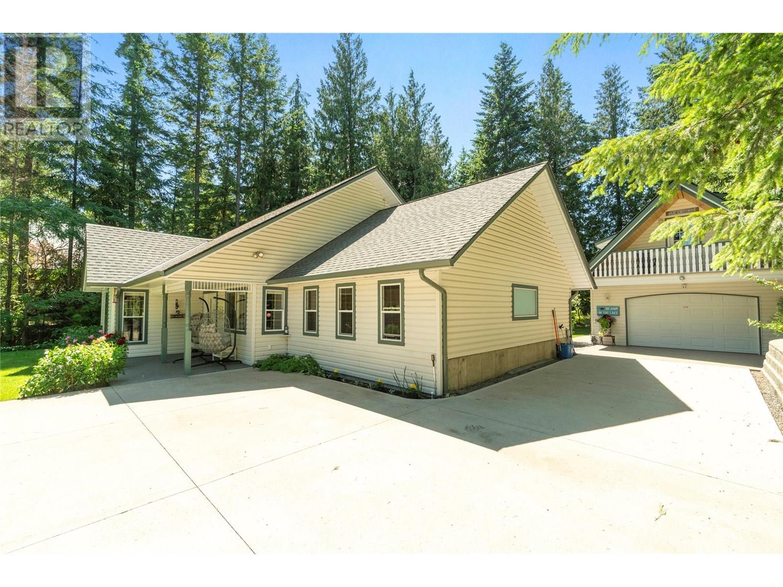 1047 Wharf Road, Scotch Creek, BC - Outdoor