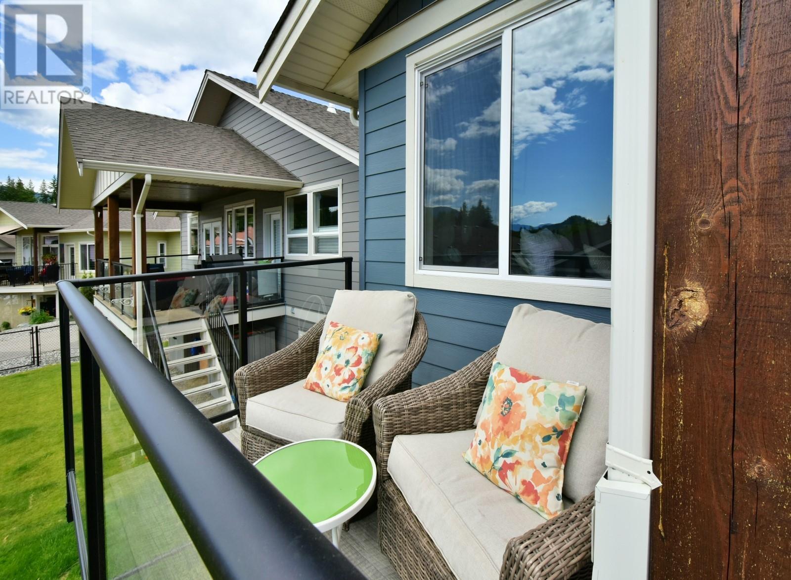 2715 Golf Course Drive Unit# 6, Blind Bay, BC - Outdoor With Exterior