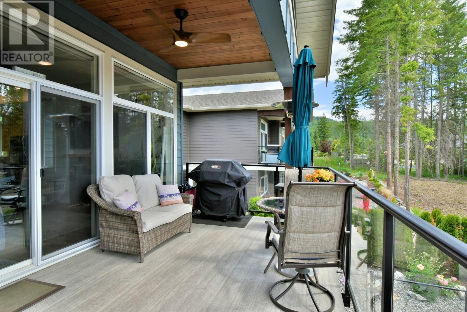 2715 Golf Course Drive Unit# 6, Blind Bay, BC - Outdoor With Exterior