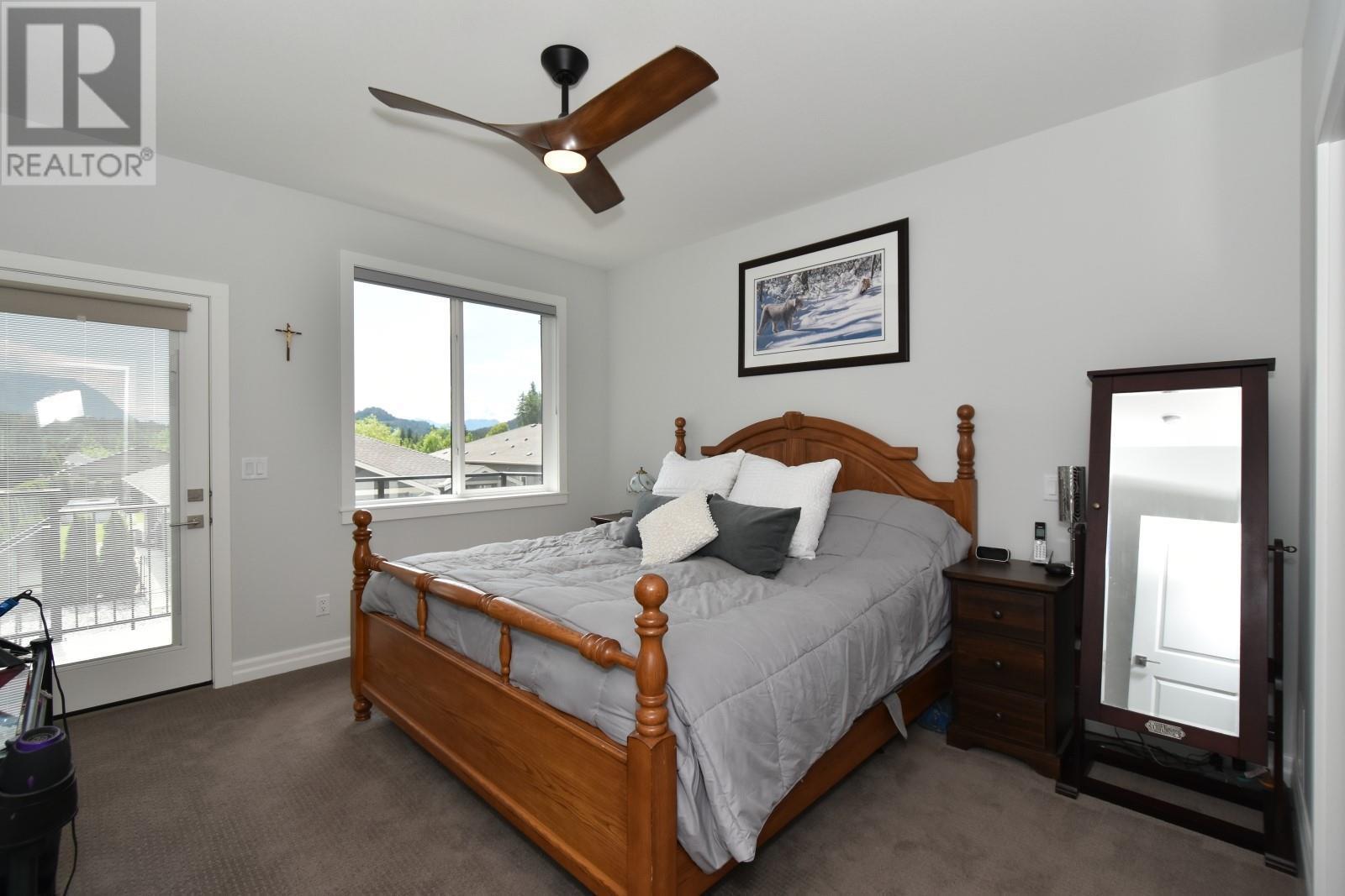 2715 Golf Course Drive Unit# 6, Blind Bay, BC - Indoor Photo Showing Bedroom