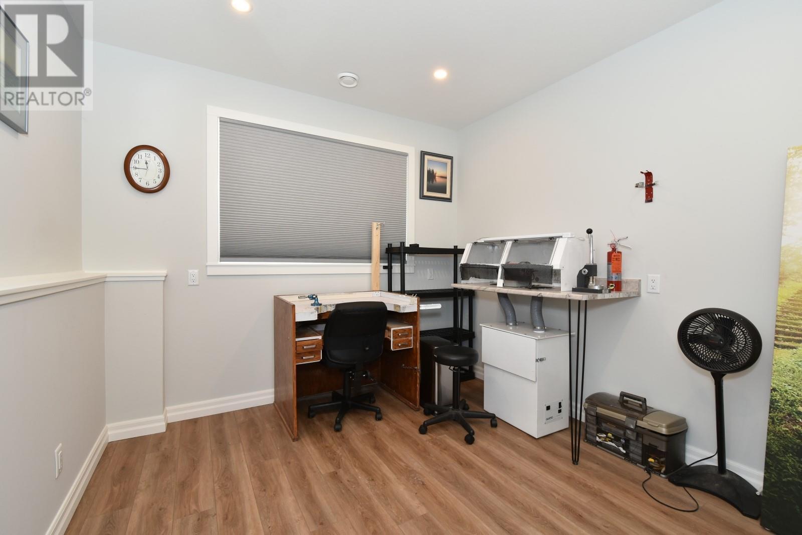 2715 Golf Course Drive Unit# 6, Blind Bay, BC - Indoor Photo Showing Office