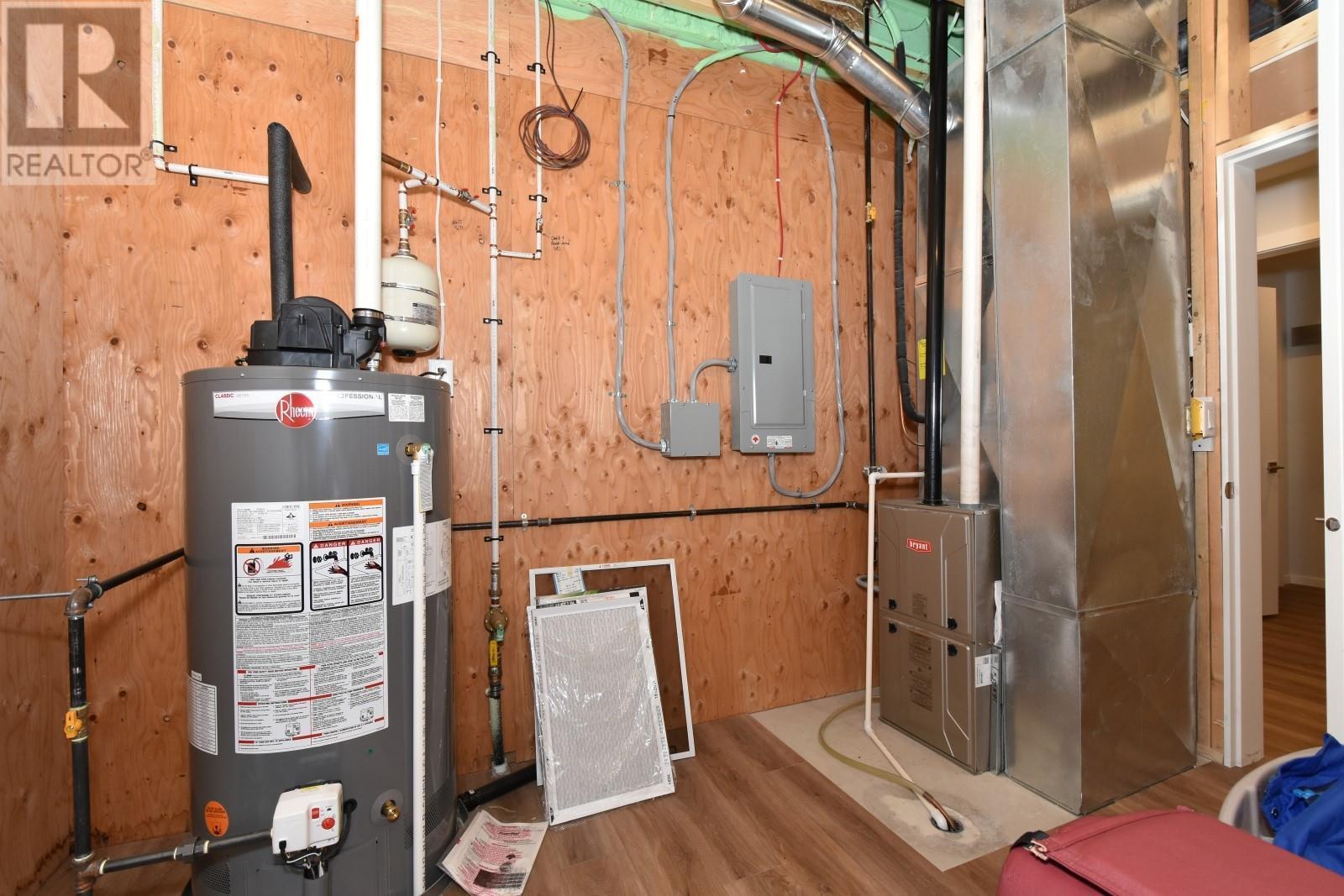 2715 Golf Course Drive Unit# 6, Blind Bay, BC - Indoor Photo Showing Basement