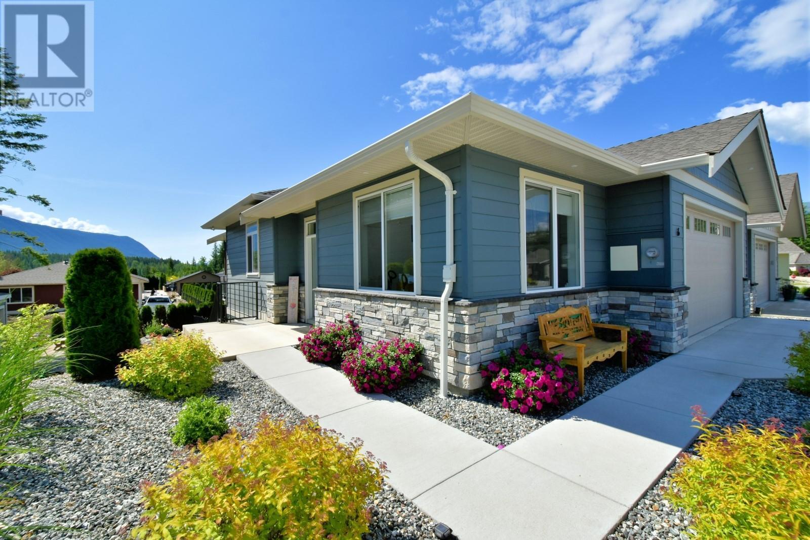 2715 Golf Course Drive Unit# 6, Blind Bay, BC - Outdoor