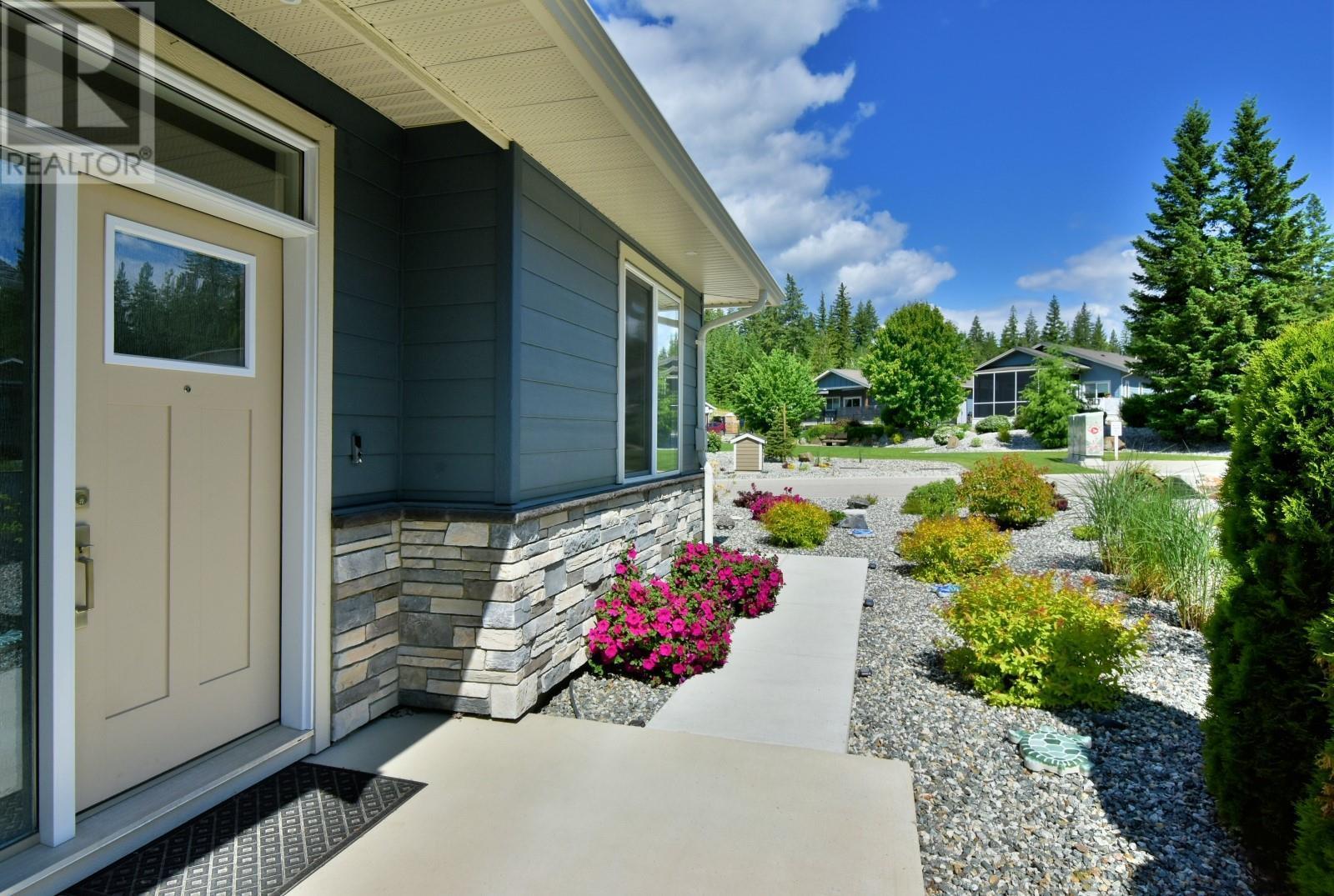 2715 Golf Course Drive Unit# 6, Blind Bay, BC - Outdoor With Exterior