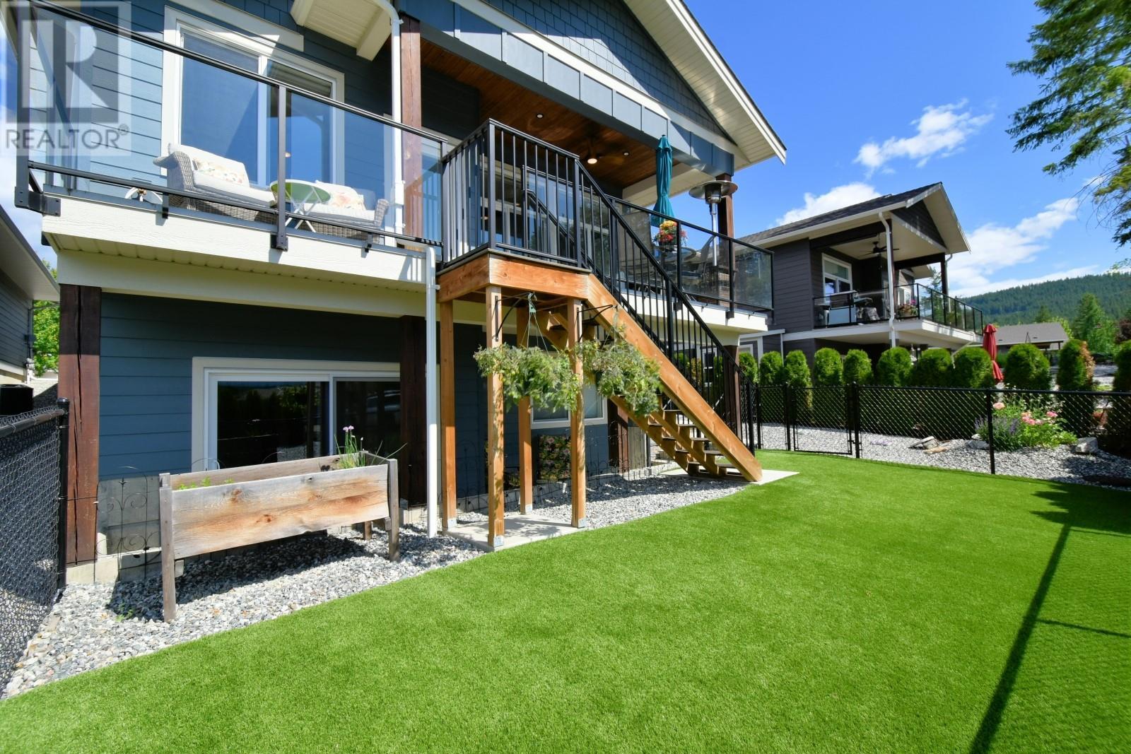 2715 Golf Course Drive Unit# 6, Blind Bay, BC - Outdoor