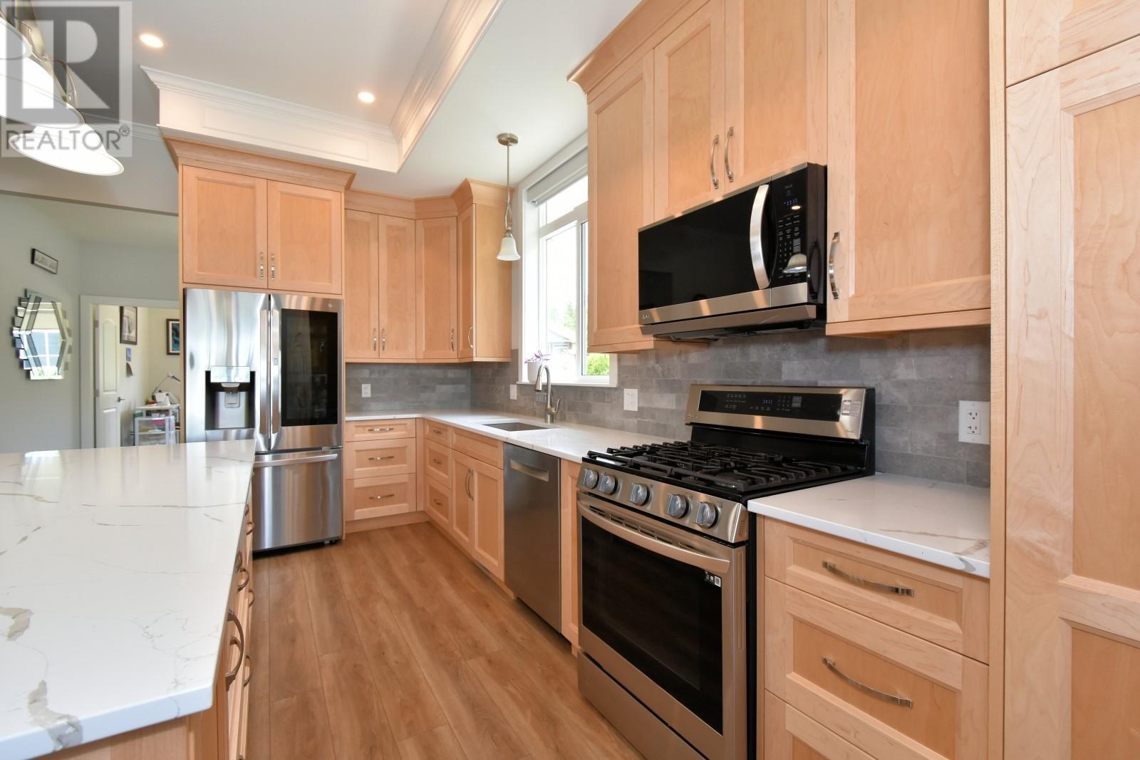 2715 Golf Course Drive Unit# 6, Blind Bay, BC - Indoor Photo Showing Kitchen