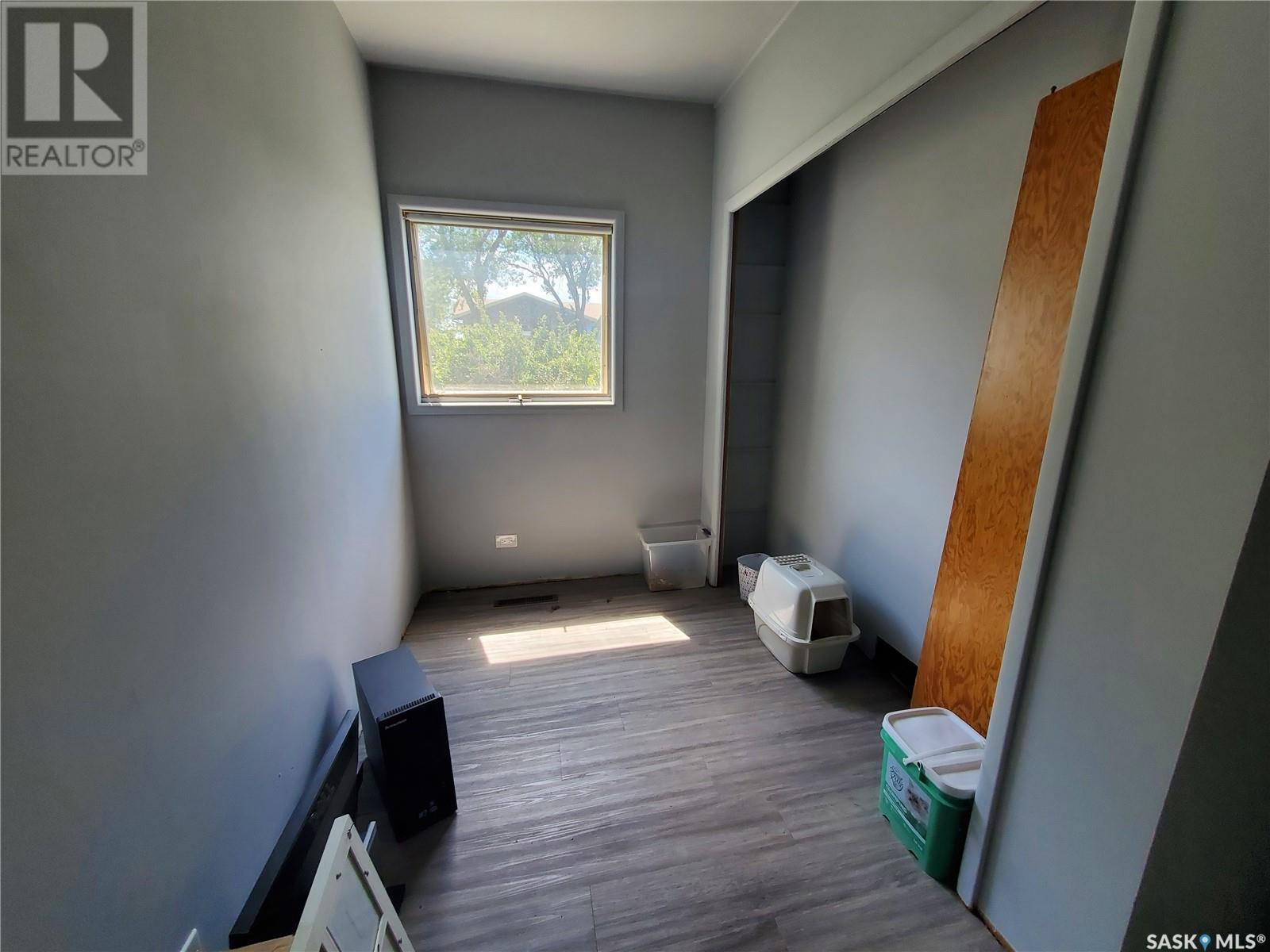 228 4Th Street E, Ponteix, SK - Indoor Photo Showing Other Room