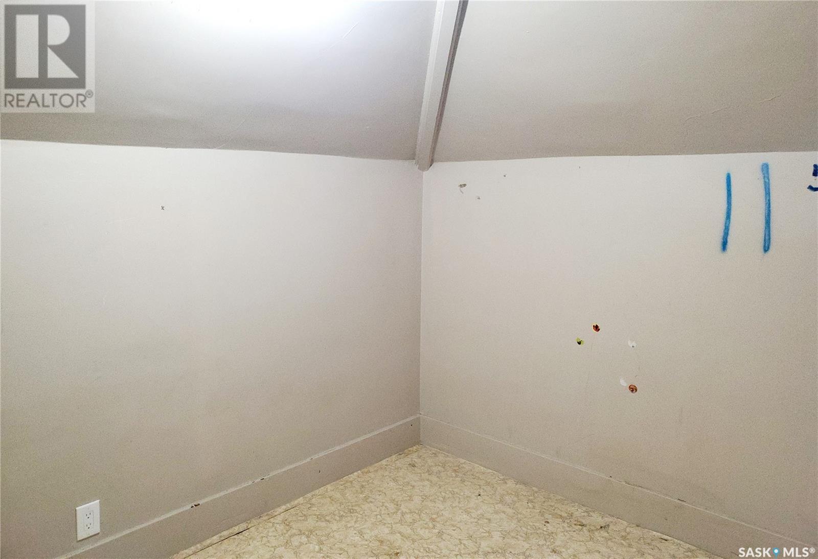 228 4Th Street E, Ponteix, SK - Indoor Photo Showing Other Room